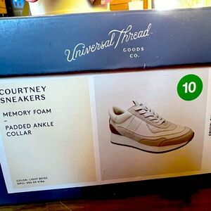 Universal Thread Courtney Sneaker size 10